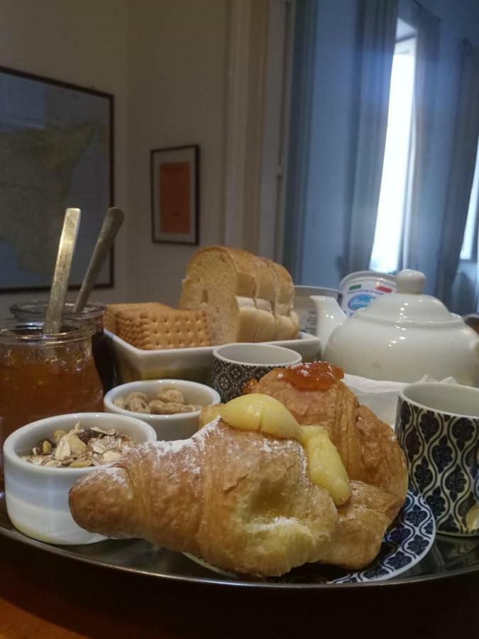 Palazzo Savona Hotel Palermo Bagian luar foto